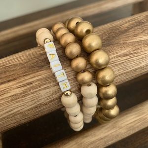 Gold stretch bracelet set